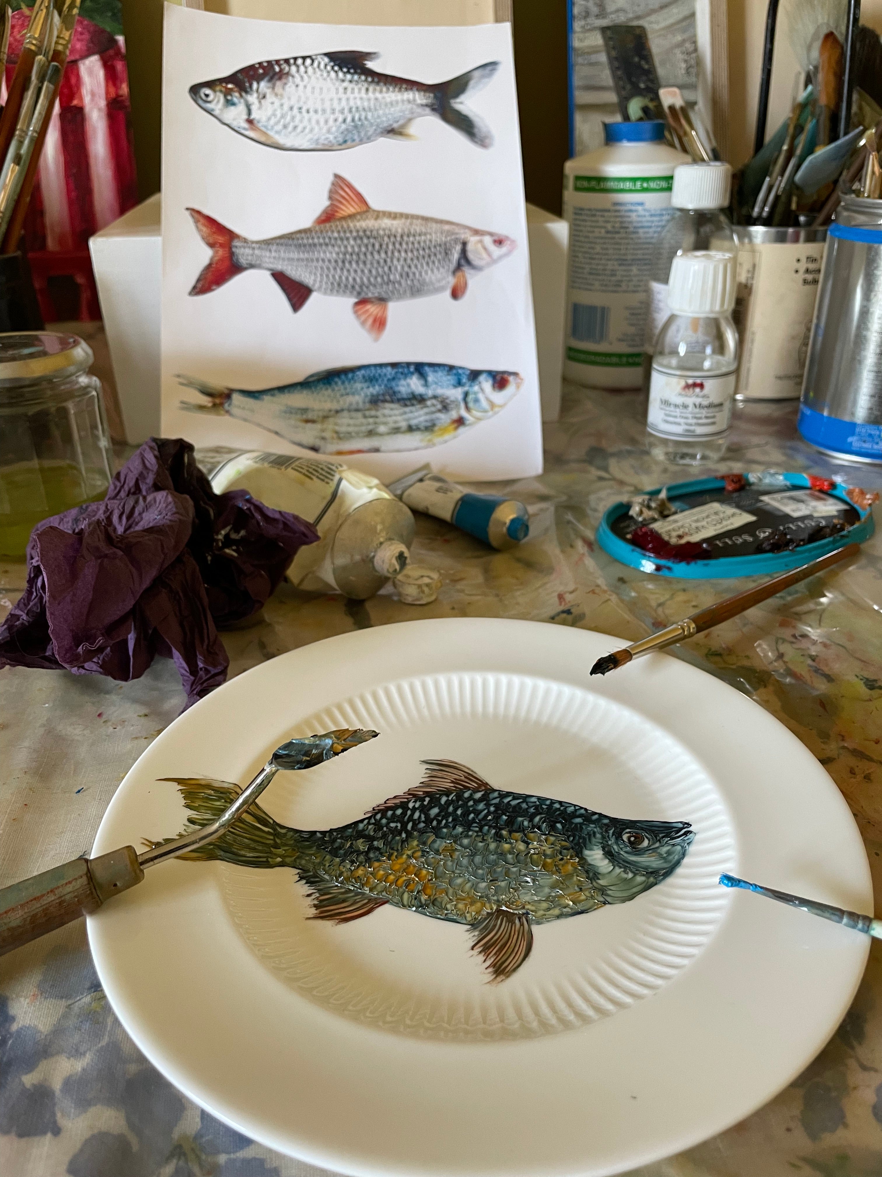Original oil painting on old Wedgewood plate - roach fish