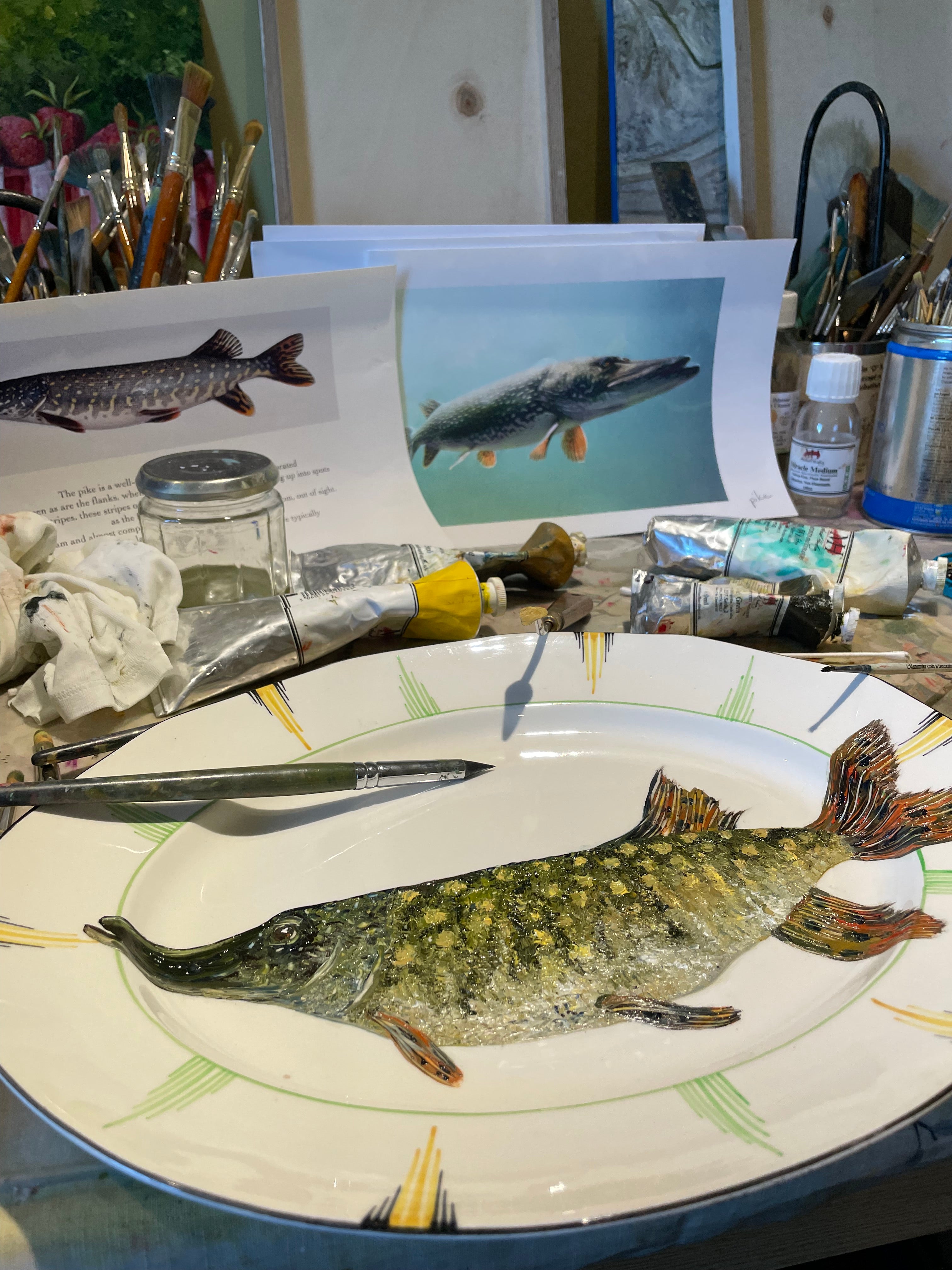 Original oil painting on a large Art Deco platter - pike fish
