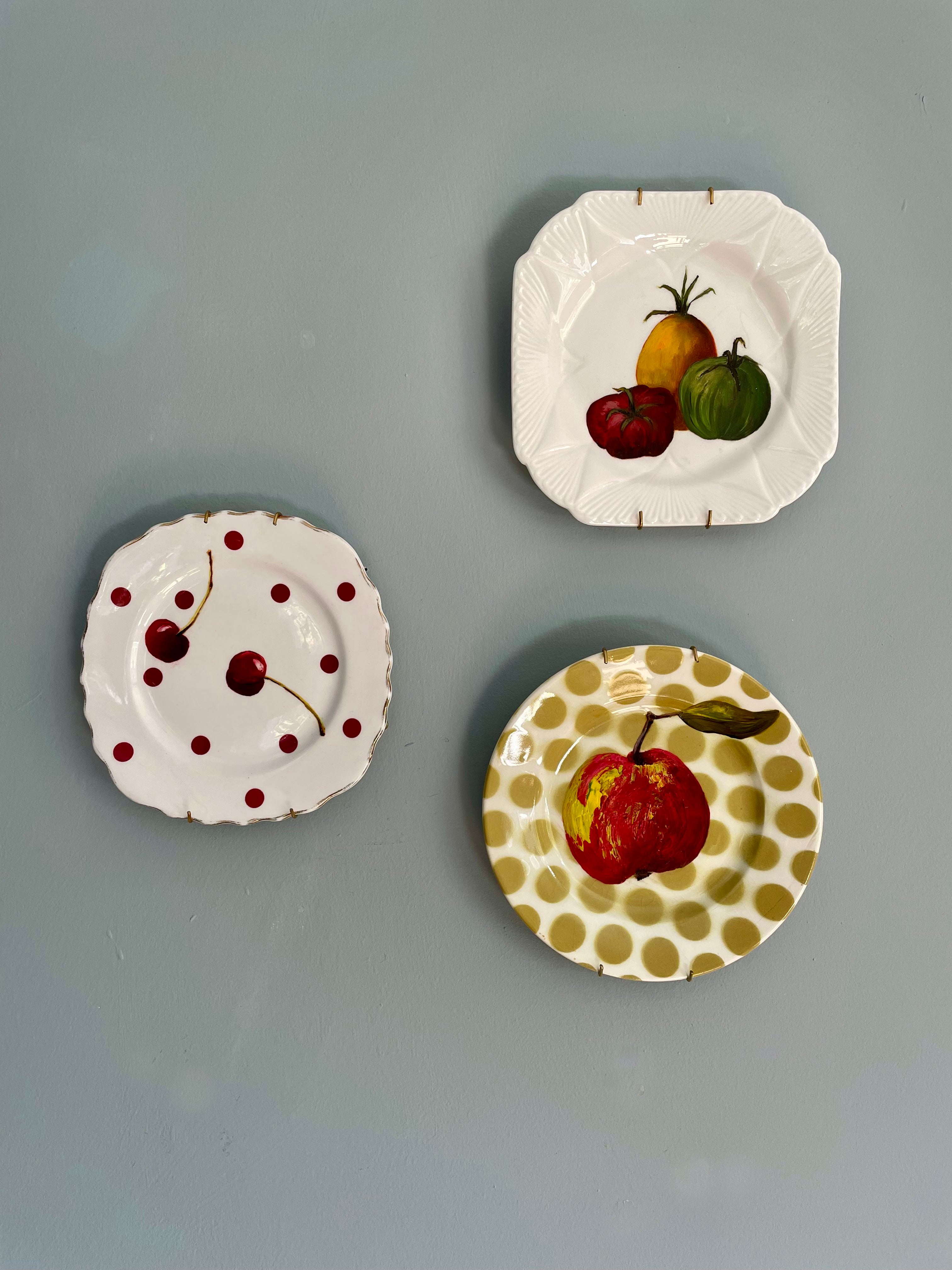 Red apple - original oil painting on a vintage 1960s Tams Ware tea plate